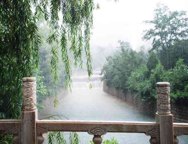 景仰园雨后玉带桥