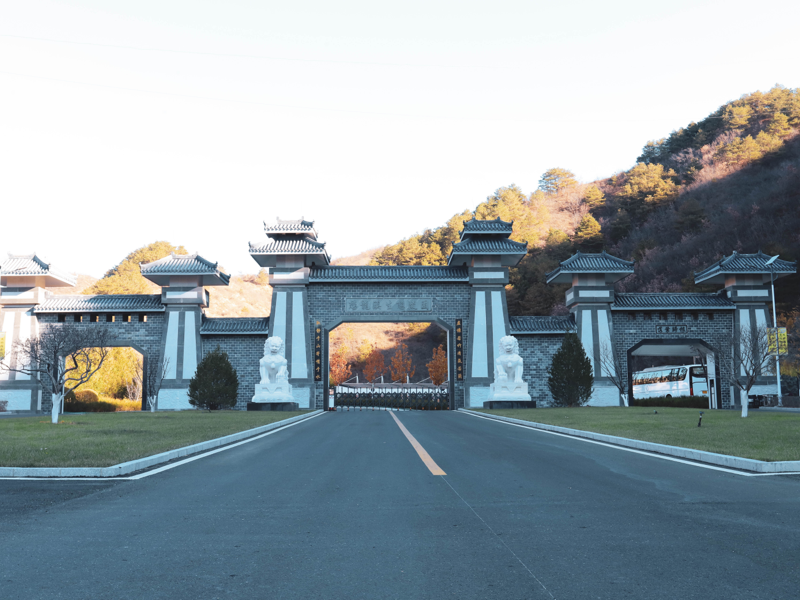 懋龙溪生态陵园